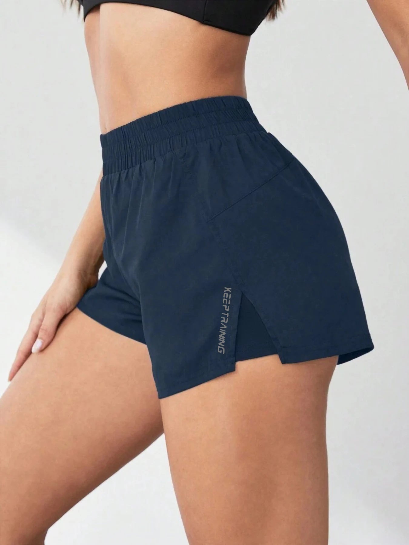 Calções UA33 Casual Slim Fit – Elegância e Conforto para a Primavera/Verão